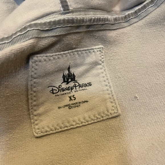 Excellent used condition disneyland sweater - Picture 4 of 5